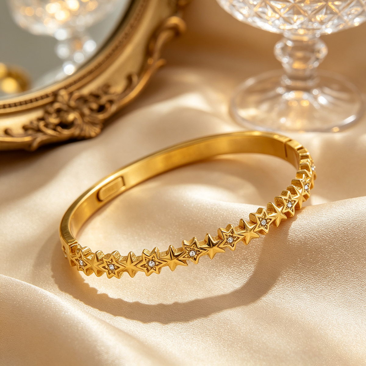 NOVA BANGLE